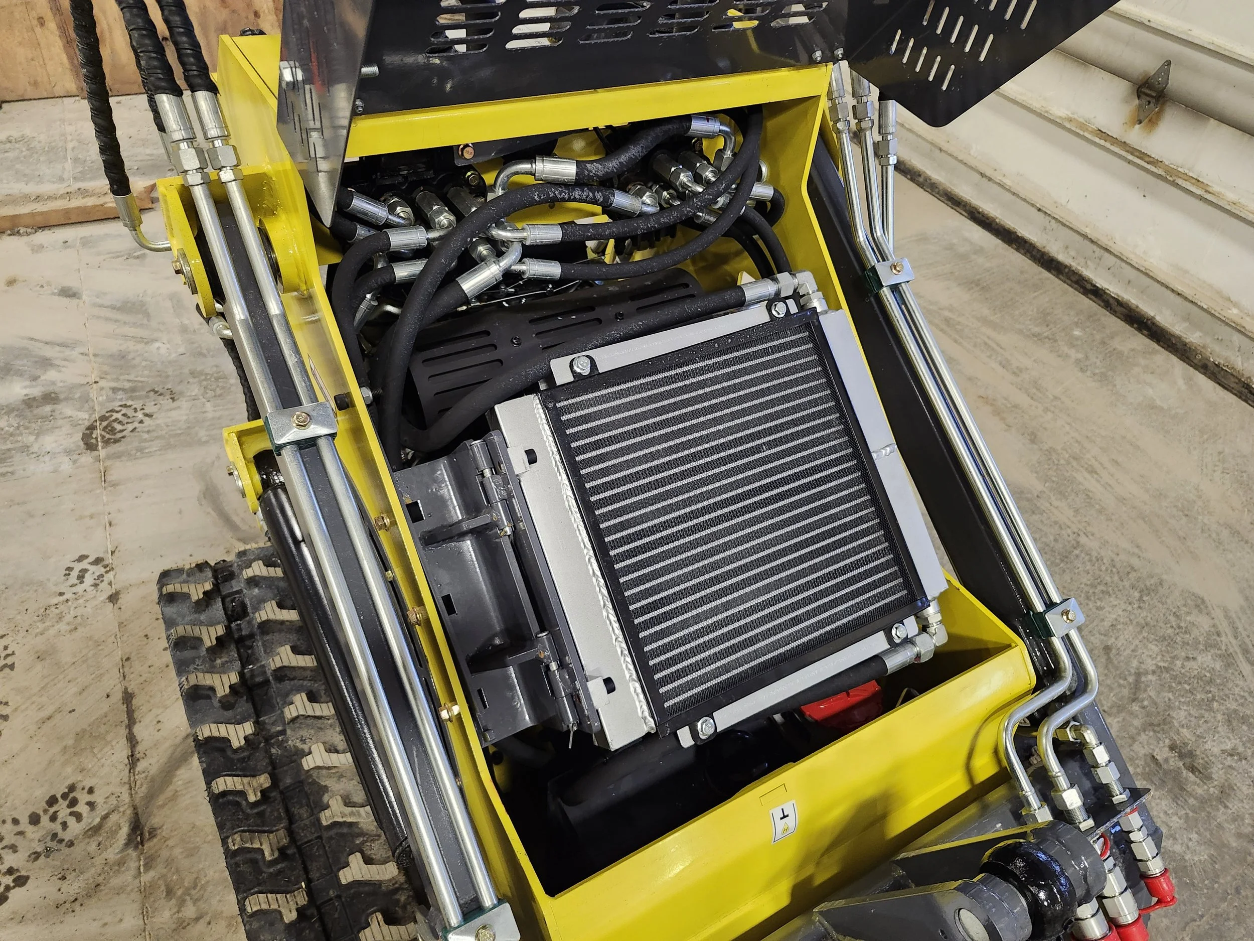 8029 New Land Hero LDH-T460--CEM 23HP Stand On Skid Steer